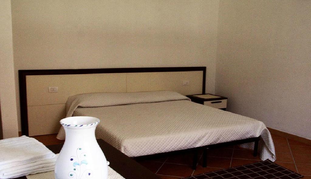 Gallo Spot Hotel San Teodoro  Bagian luar foto